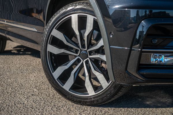 2020 Volkswagen Tiguan Allspace TSI R-Line 4Motion 2.0 Carousel 5