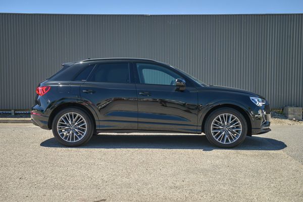 2025 Audi Q3 35 1.4TFSI Dynamic Black Edition Carousel 4