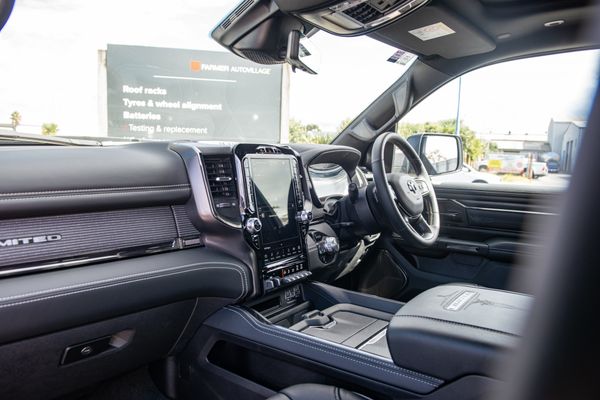 2026 RAM 1500 Limited I6 Rb Night Carousel 11
