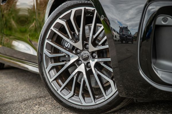 2025 Audi S5 Avant 3.0TFSI 270kW quattro Carousel 4