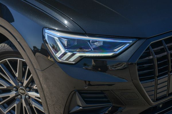 2025 Audi Q3 35 1.4TFSI Dynamic Black Edition Carousel 2