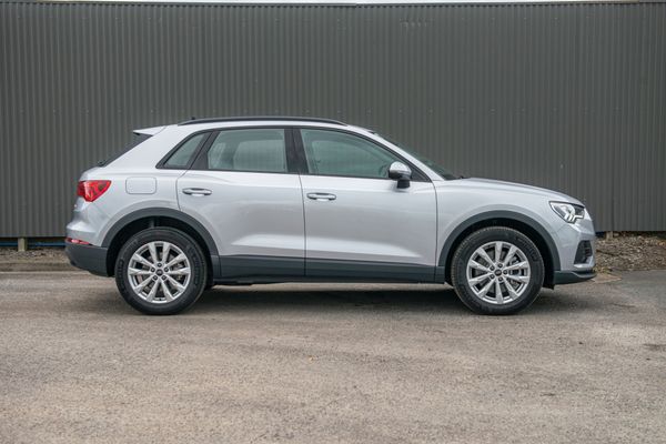 2023 Audi Q3 45 TFSI e 180kW PHEV Carousel 6