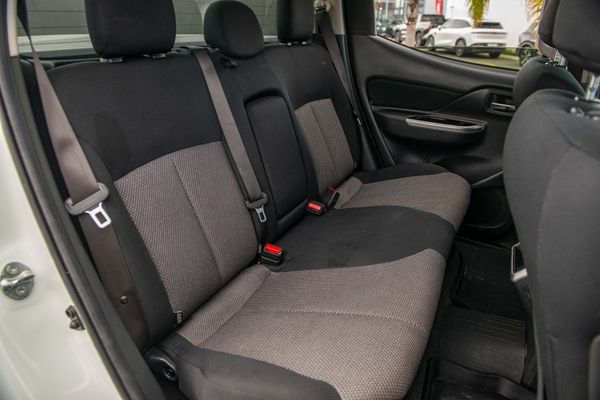 2022 Mitsubishi Triton Dc Glxr 6At 2.4D Carousel 3