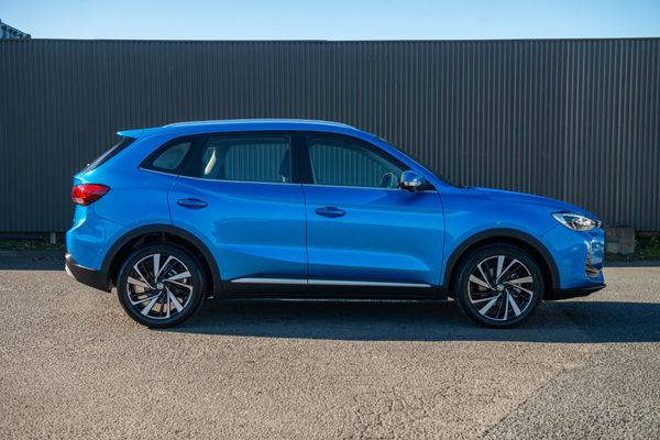 2025 MG ZS Essence 1.5Pt/Cvt Carousel 4