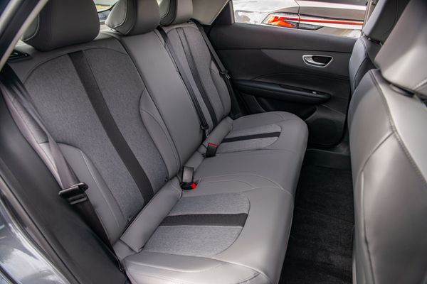 2026 MG 4 ESSENCE 64KWH Carousel 10