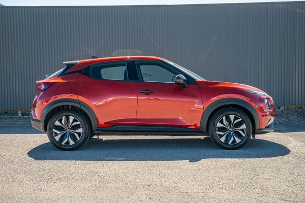 2025 Nissan Juke ST 1.0T Auto Carousel 6