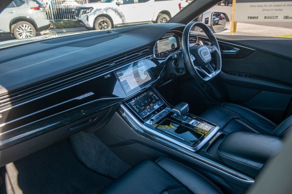 2019 Audi Q8 3.0TDI 210kW S line quattro Carousel 16