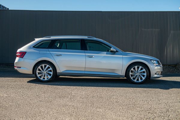 2017 Skoda Superb Wag Style 132KW TSI Carousel 5