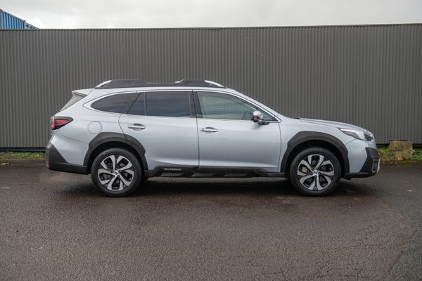 2022 Subaru Outback Touring 2.5P/4Wd Carousel 4