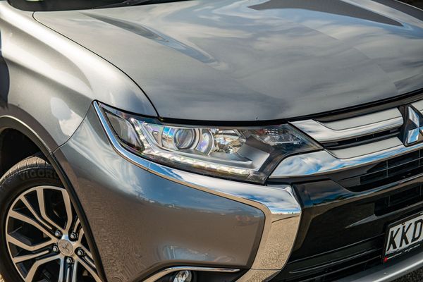 2017 Mitsubishi Outlander Xls 2.0P/Cvt Carousel 2