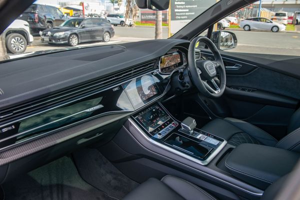 2026 Audi SQ7 4.0TFSI 373kW quattro Carousel 5