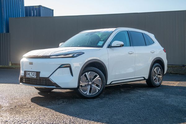 2025 Geely Starray EM-i Complete Phev/At Carousel 7