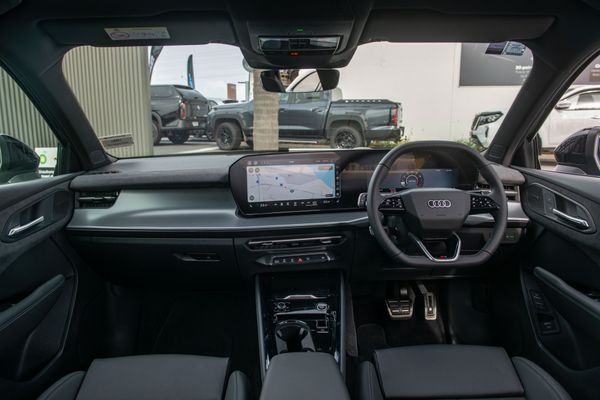 2026 Audi Q3 2.0TFSI 195kW S line quattro Carousel 11
