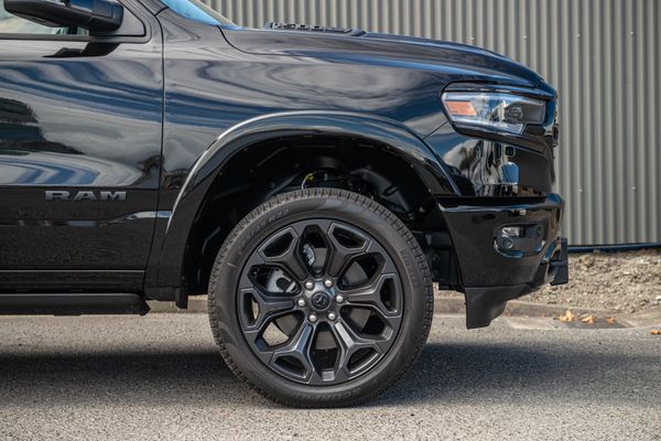 2026 RAM 1500 Limited I6 Rb Night Carousel 5