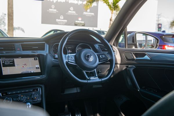 2020 Volkswagen Tiguan Allspace TSI R-Line 4Motion 2.0 Carousel 14