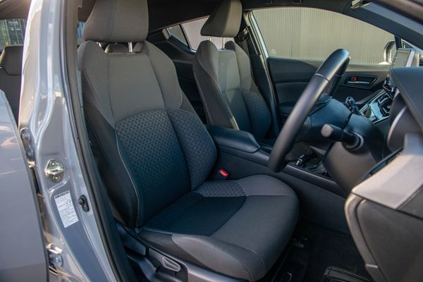 2023 Toyota C-HR 1.8Ph/Hd Carousel 12