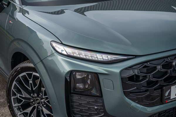 2026 Audi Q3 2.0TFSI 195kW S line quattro Carousel 1