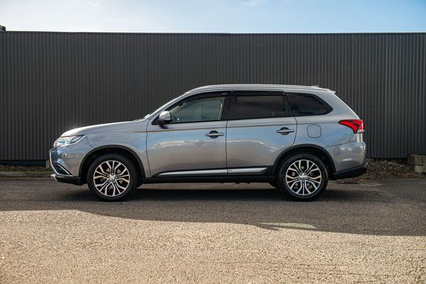 2017 Mitsubishi Outlander Xls 2.0P/Cvt Carousel 7