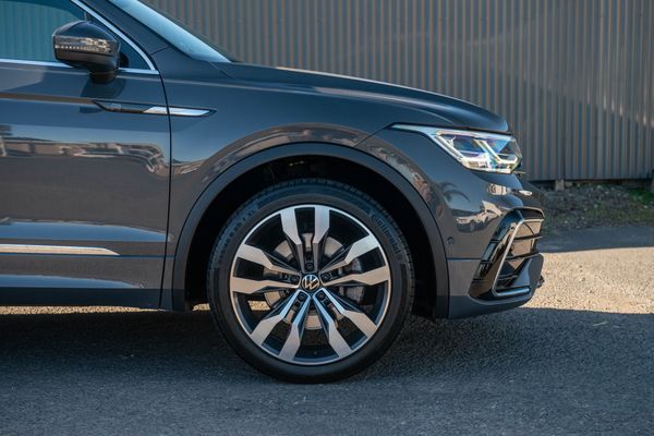 2021 Volkswagen Tiguan TSI R-Line 4Motion 2.0 Carousel 7