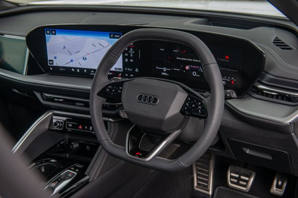 2026 Audi Q5 2.0TFSI MHEV+ S line quattro Carousel 9