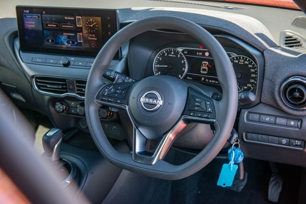 2025 Nissan Juke ST 1.0T Auto Carousel 9