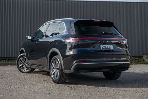 2025 Geely Starray EM-i Complete Phev/At Carousel 3