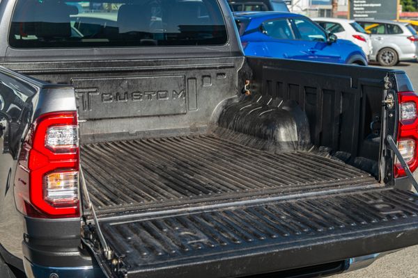 2022 Toyota Hilux Sr5 Td Dc 2.8Dt Carousel 15