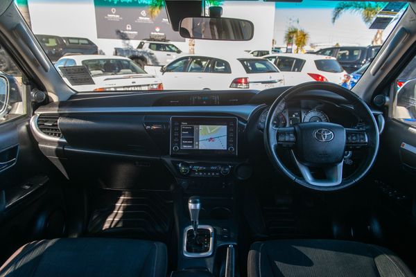 2022 Toyota Hilux Sr5 Td Dc 2.8Dt Carousel 11