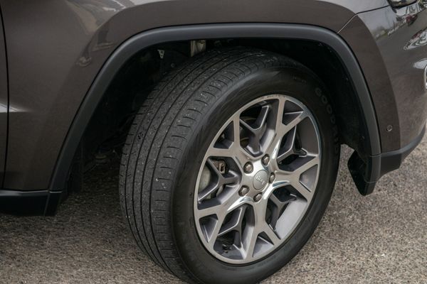 2021 Jeep Grand Cherokee Limited 3.6P/4Wd/8At Carousel 9