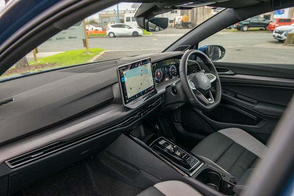 2026 Volkswagen Golf R-Line Touring package Carousel 14