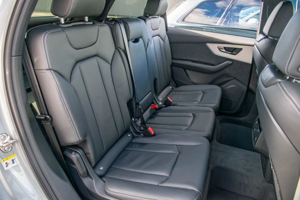 2026 Audi Q7 50 TDI 210kW S line quattro Carousel 10