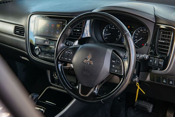 2017 Mitsubishi Outlander Xls 2.0P/Cvt Carousel 9