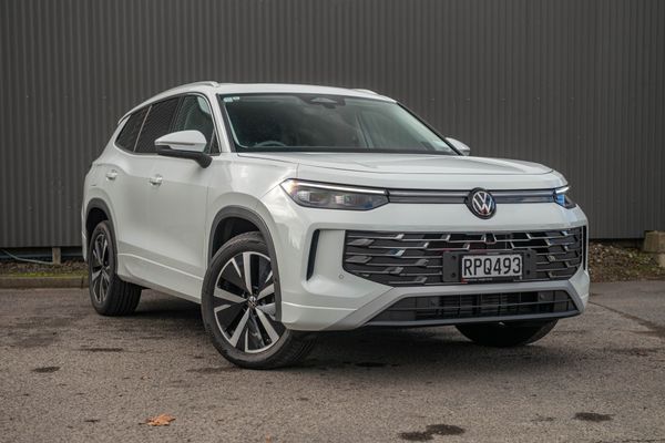 2026 Volkswagen Tayron Elegance AWD Touring Package
