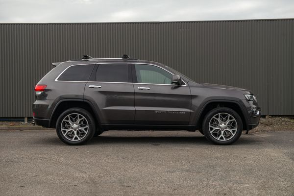 2021 Jeep Grand Cherokee Limited 3.6P/4Wd/8At Carousel 6