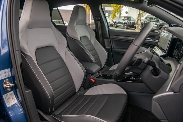 2026 Volkswagen Golf R-Line Touring package Carousel 10