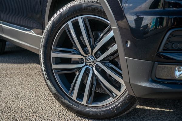 2017 Volkswagen Tiguan TSI Highline 4Motion Carousel 1