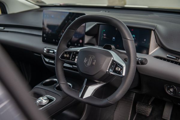 2026 MG 4 ESSENCE 64KWH Carousel 8