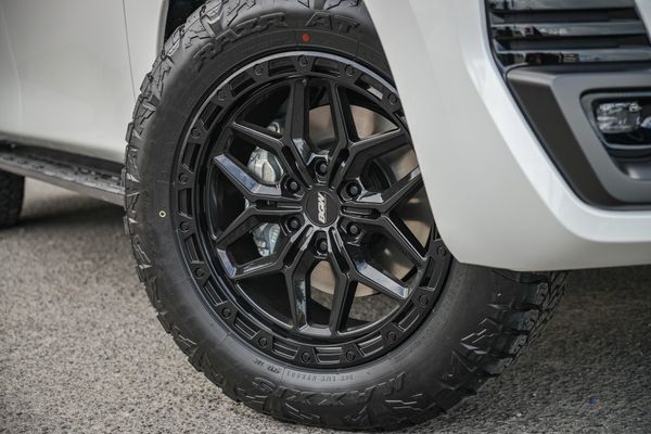 2025 Nissan Patrol Ti-L 5.6P V8 Auto 7 Seater Carousel 2