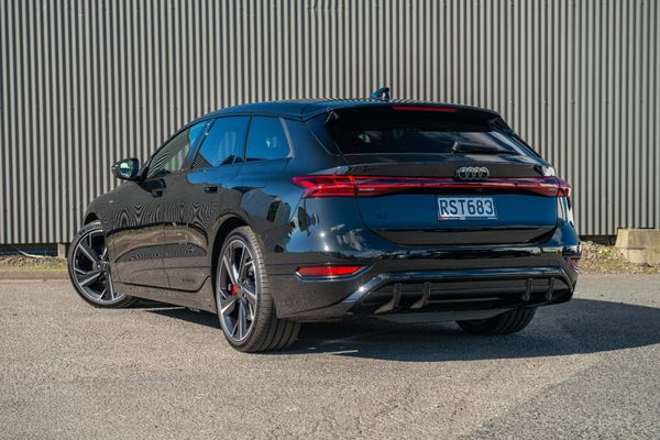 2026 Audi A6 e-tron S line RWD Avant Carousel 7