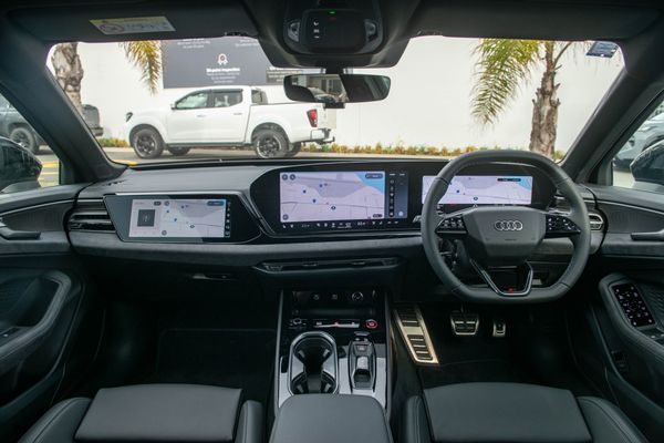 2026 Audi A6 3.0TFSI 270kW MHEV+ quattro Avant Carousel 11