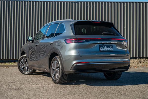 2025 Geely Starray EM-i Complete Phev/At Carousel 7