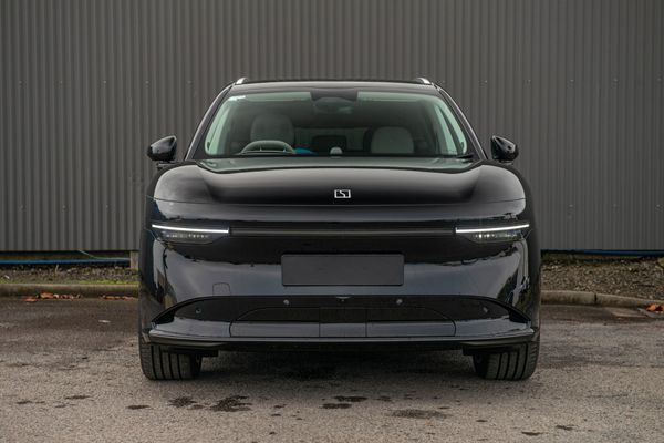 2026 Zeekr 7X Awd Performance Carousel 1