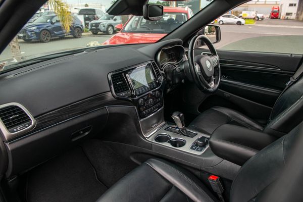 2021 Jeep Grand Cherokee Limited 3.6P/4Wd/8At Carousel 17