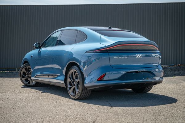 2026 MG IM6 PERFORMACE 100KWH Carousel 8