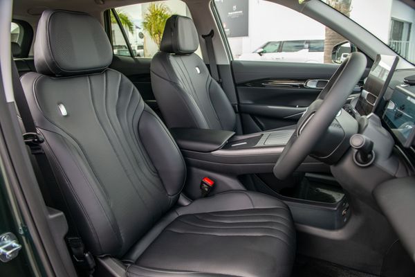 2026 Geely Starray EM-i Inspire Phev/At Carousel 1