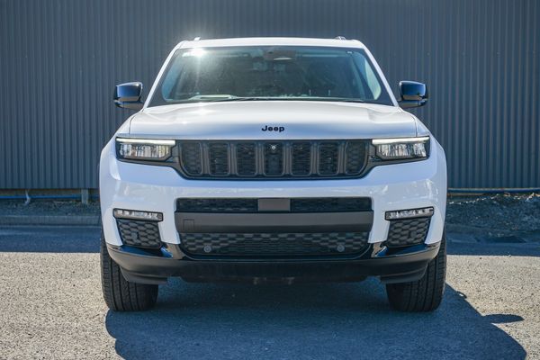 2026 Jeep Grand Cherokee Limited 5-Seat 3.6P Carousel 2