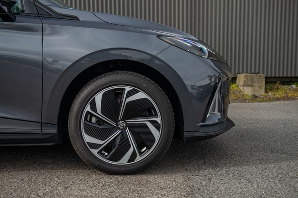 2026 MG 4 ESSENCE 64KWH Carousel 6
