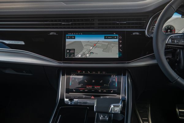 2026 Audi Q7 50 TDI 210kW S line quattro Carousel 12