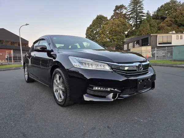 2017 Honda Accord Hybrid LX Carousel 7