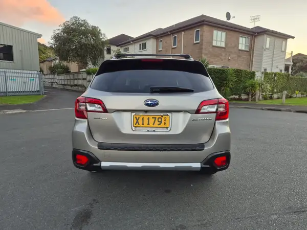 2015 Subaru Outback 2500cc Petrol Carousel 5